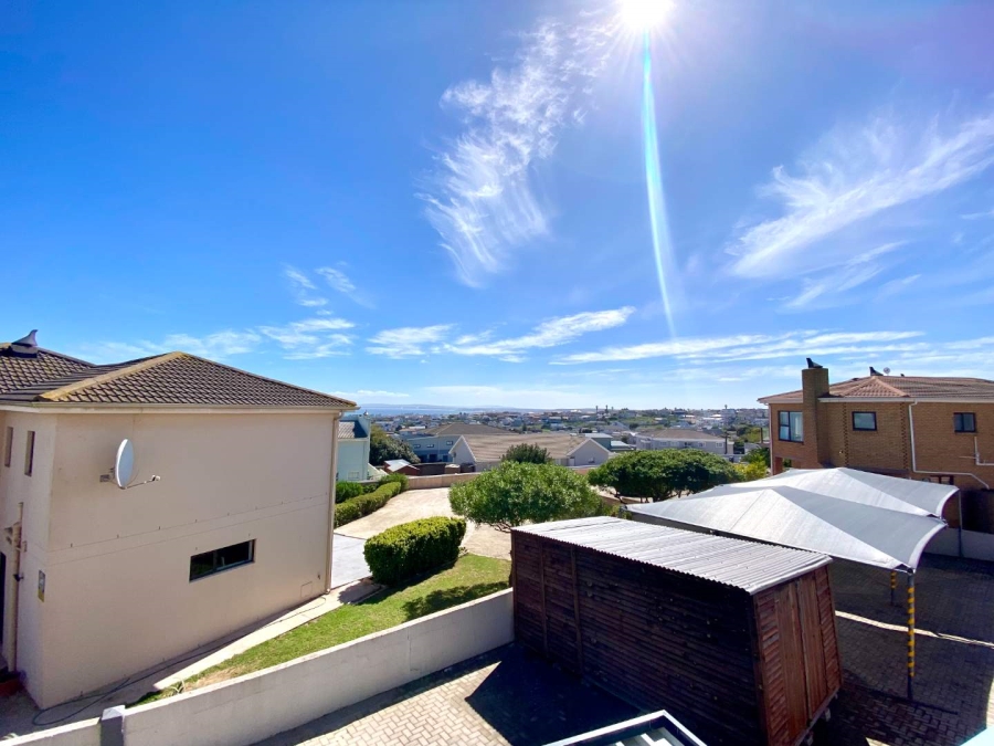 7 Bedroom Property for Sale in Myburgh Park Western Cape